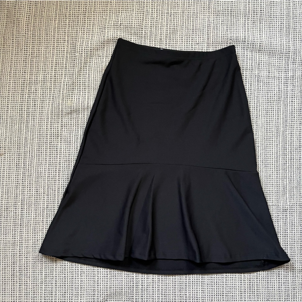 CLASSIC CONCEPTS Black Midi Circle Skirt wth Elastic Waistband